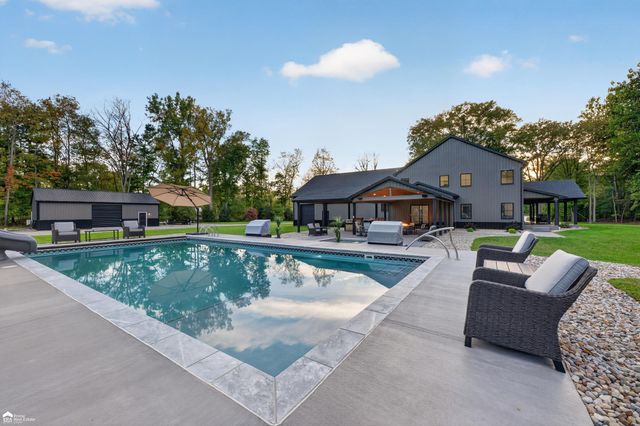 6454 Genesee Road, Flint, MI 48506