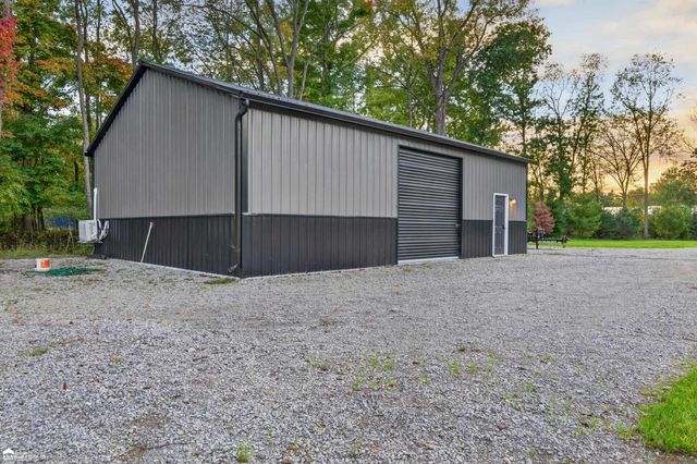 6454 Genesee Road, Flint, MI 48506