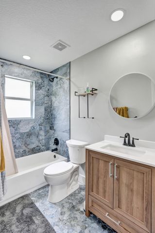 1095 MIAMI Boulevard, Delray Beach, FL 33483