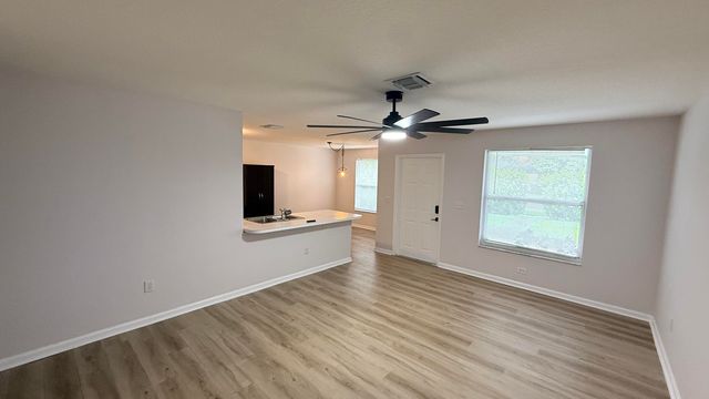 1095 MIAMI Boulevard, Delray Beach, FL 33483