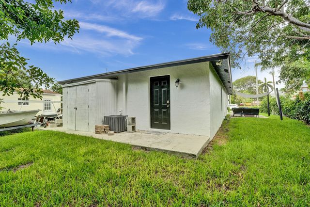 1095 MIAMI Boulevard, Delray Beach, FL 33483