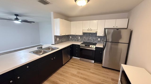 1095 MIAMI Boulevard, Delray Beach, FL 33483