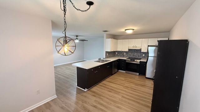 1095 MIAMI Boulevard, Delray Beach, FL 33483