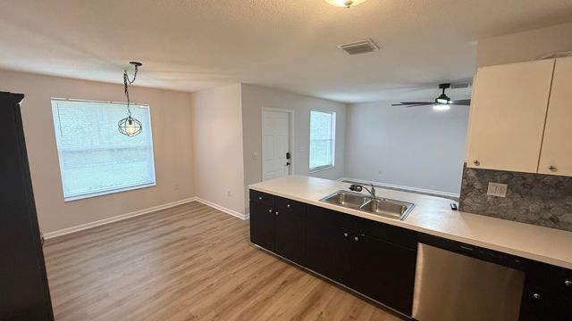 1095 MIAMI Boulevard, Delray Beach, FL 33483