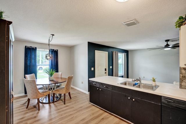 1095 MIAMI Boulevard, Delray Beach, FL 33483