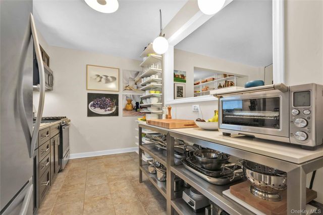 7423 Ridge Boulevard 1C, Brooklyn, NY 11209