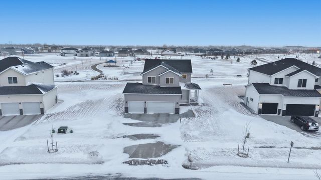 4766 34th Street S, Fargo, ND 58104