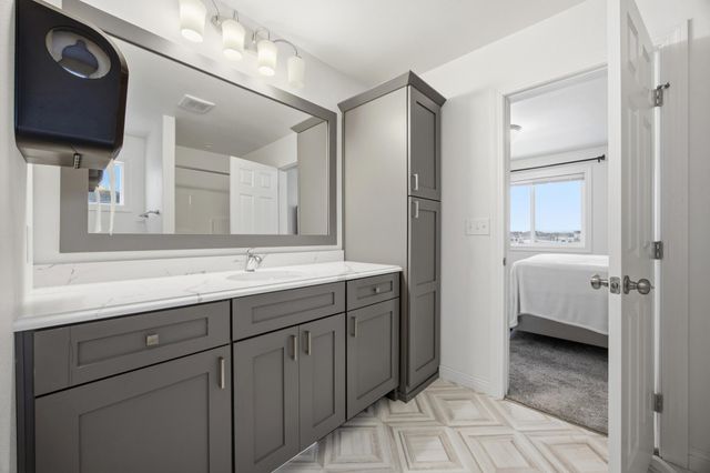 4766 34th Street S, Fargo, ND 58104