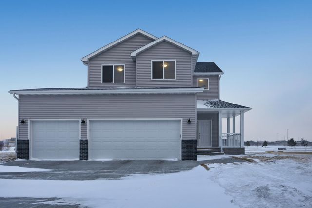 4766 34th Street S, Fargo, ND 58104