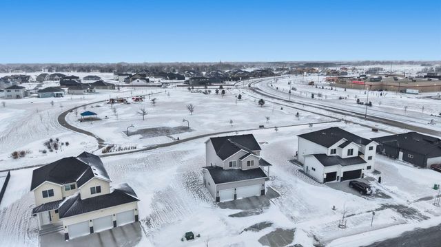 4766 34th Street S, Fargo, ND 58104