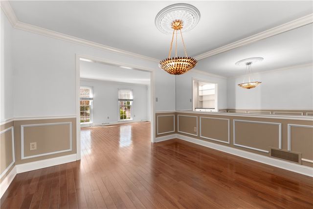 410 Royal Court, Mt Lebanon, PA 15234