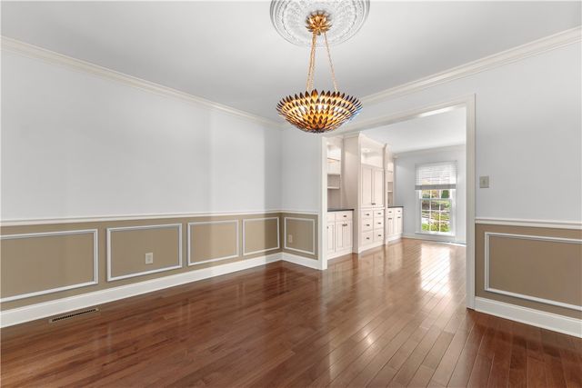 410 Royal Court, Mt Lebanon, PA 15234