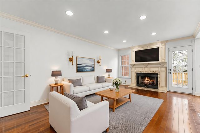 410 Royal Court, Mt Lebanon, PA 15234