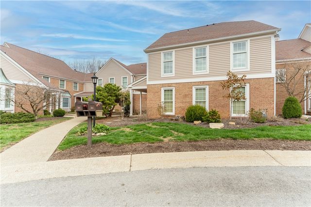 410 Royal Court, Mt Lebanon, PA 15234