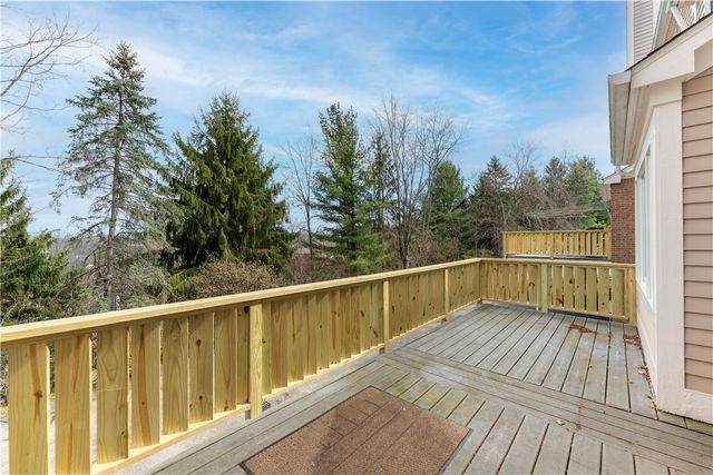 410 Royal Court, Mt Lebanon, PA 15234