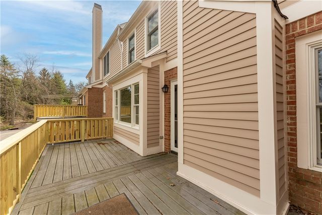 410 Royal Court, Mt Lebanon, PA 15234