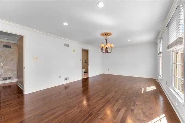 410 Royal Court, Mt Lebanon, PA 15234