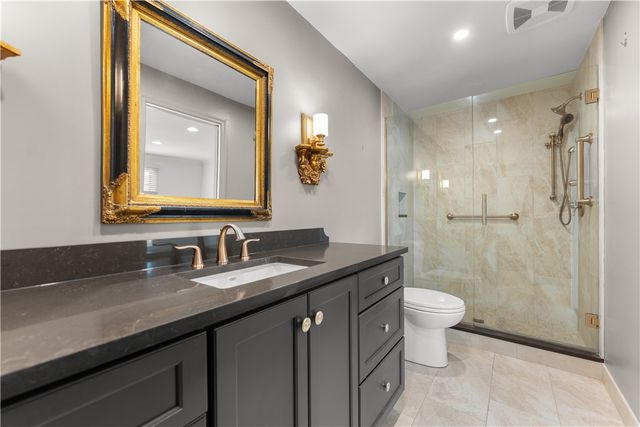 410 Royal Court, Mt Lebanon, PA 15234