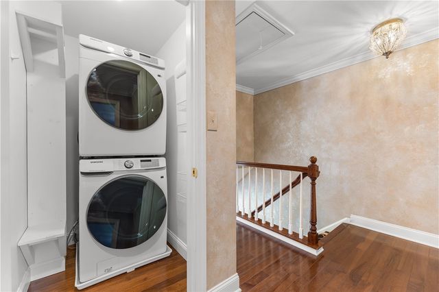 410 Royal Court, Mt Lebanon, PA 15234