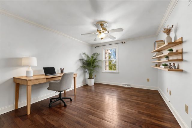 410 Royal Court, Mt Lebanon, PA 15234