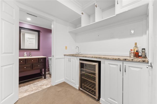 410 Royal Court, Mt Lebanon, PA 15234