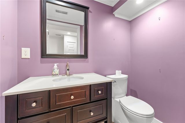 410 Royal Court, Mt Lebanon, PA 15234