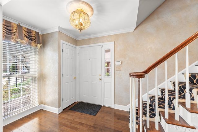 410 Royal Court, Mt Lebanon, PA 15234