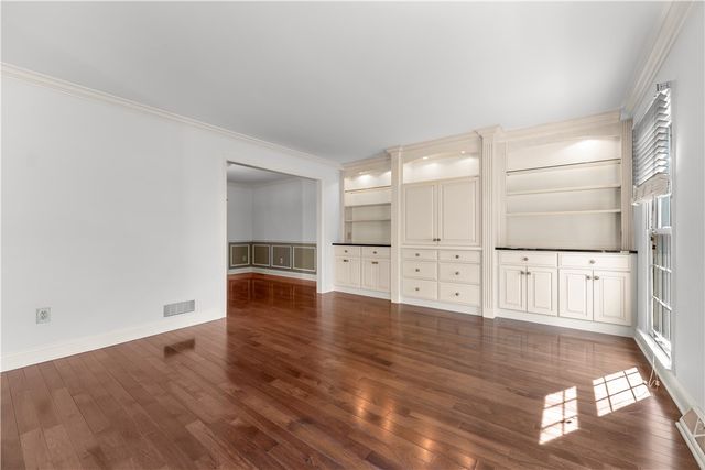 410 Royal Court, Mt Lebanon, PA 15234