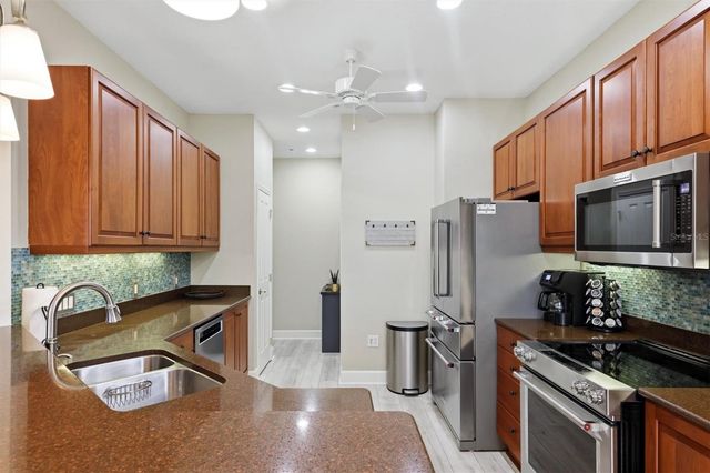 5290 DESCANSO COURT 201B19, Sarasota, FL 34238