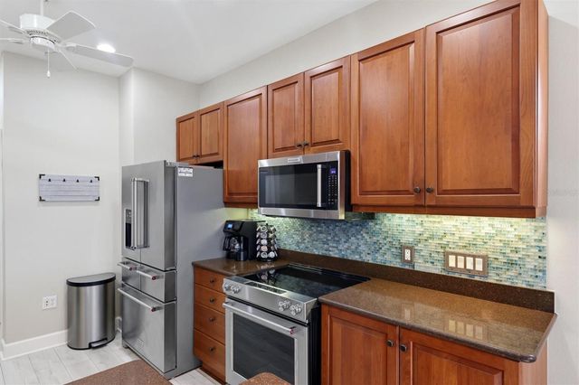 5290 DESCANSO COURT 201B19, Sarasota, FL 34238