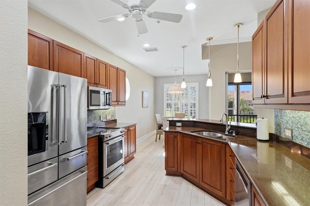 5290 DESCANSO COURT 201B19, Sarasota, FL 34238