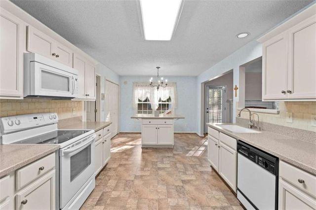 54 Wooddale Lane, Carrollton, GA 30117