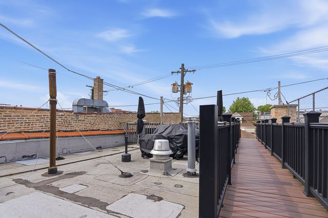 5544 W Belmont Avenue, Chicago, IL 60641
