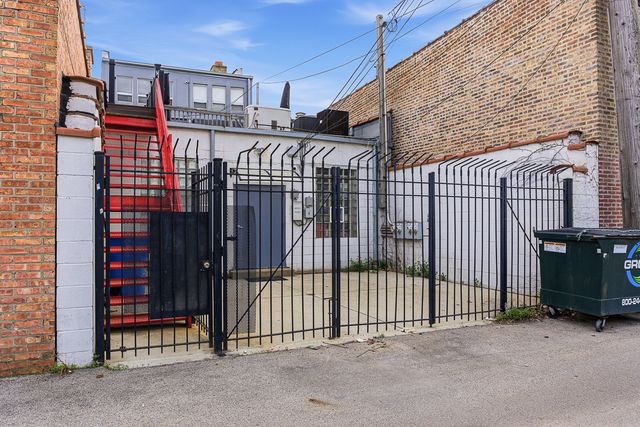 5544 W Belmont Avenue, Chicago, IL 60641