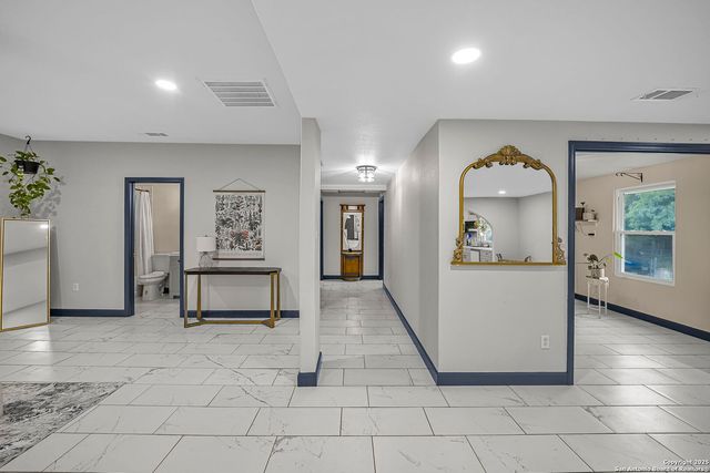 133 Alamo, Pipe Creek, TX 78063