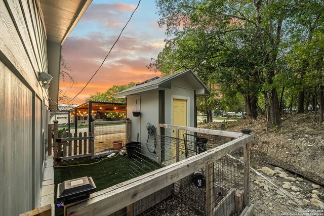 133 Alamo, Pipe Creek, TX 78063