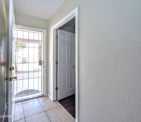 5016 CONLEY Road C, El Paso, TX 79932