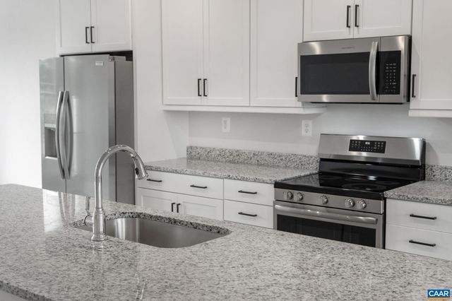 734 PARK RIDGE DR, Crozet, VA 22932