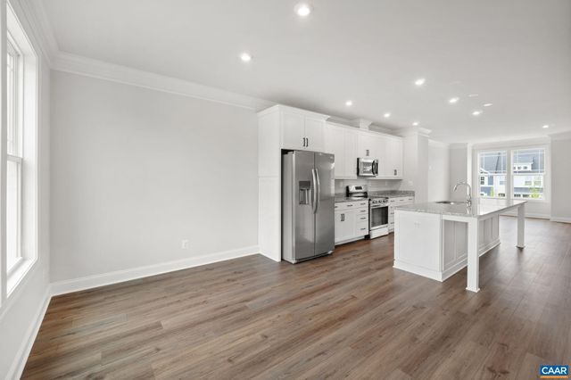 734 PARK RIDGE DR, Crozet, VA 22932