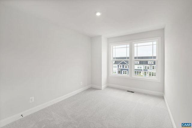 734 PARK RIDGE DR, Crozet, VA 22932