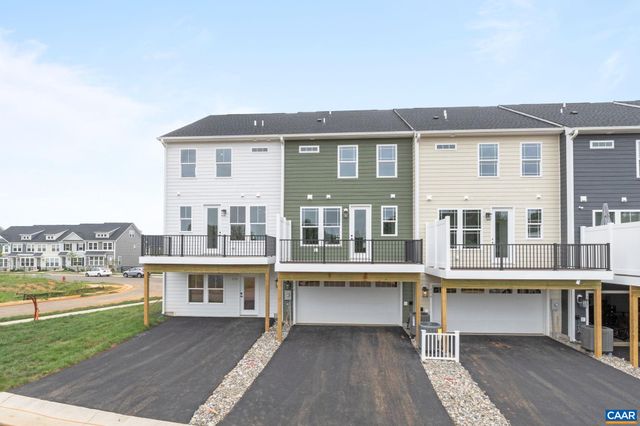 734 PARK RIDGE DR, Crozet, VA 22932
