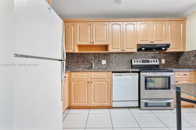 9942 NW 10th Street 7, Pembroke Pines, FL 33024