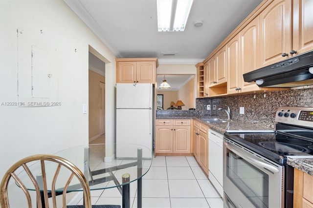 9942 NW 10th Street 7, Pembroke Pines, FL 33024