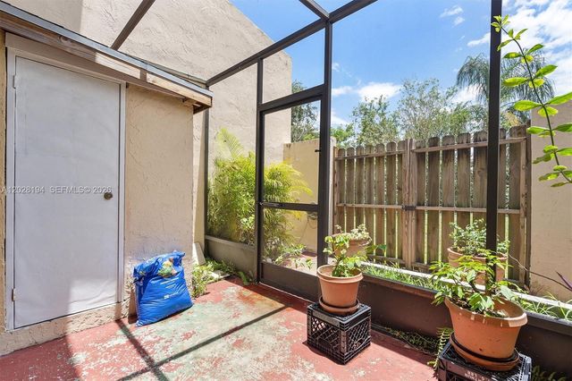 9942 NW 10th Street 7, Pembroke Pines, FL 33024