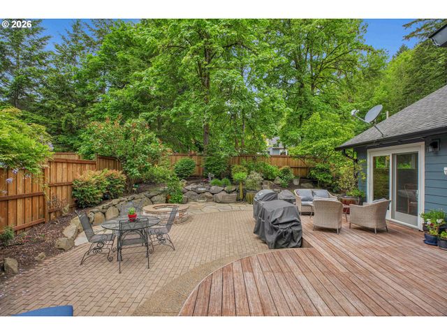 3842 Sw CORONADO St, Portland, OR 97219