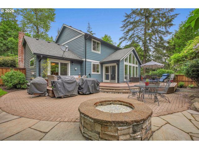 3842 Sw CORONADO St, Portland, OR 97219