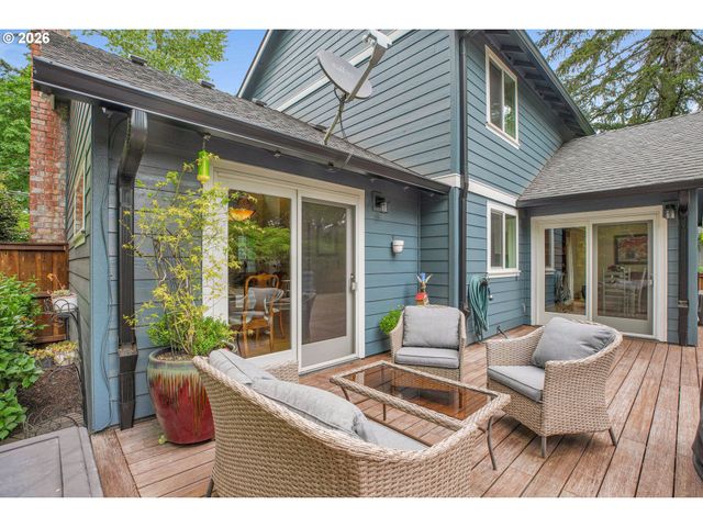 3842 Sw CORONADO St, Portland, OR 97219