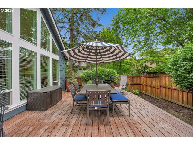 3842 Sw CORONADO St, Portland, OR 97219