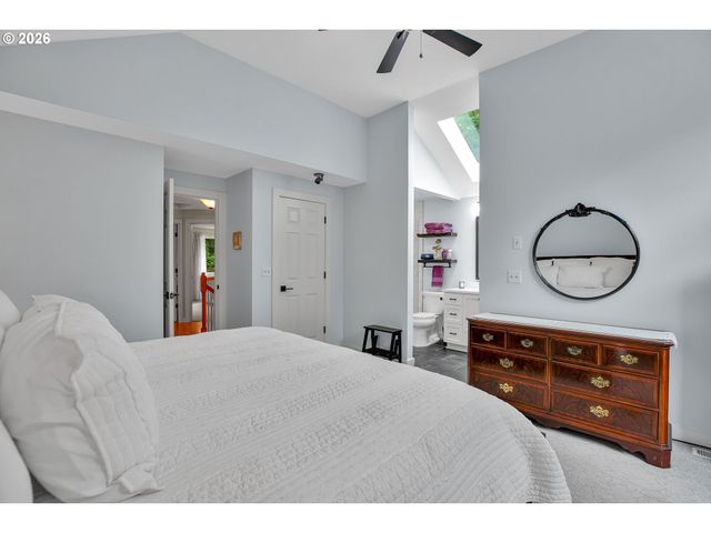 3842 Sw CORONADO St, Portland, OR 97219