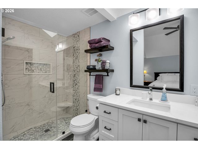 3842 Sw CORONADO St, Portland, OR 97219